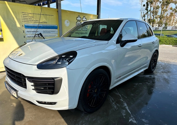 Porsche Cayenne cena 235000 przebieg: 80000, rok produkcji 2016 z Gdańsk małe 121